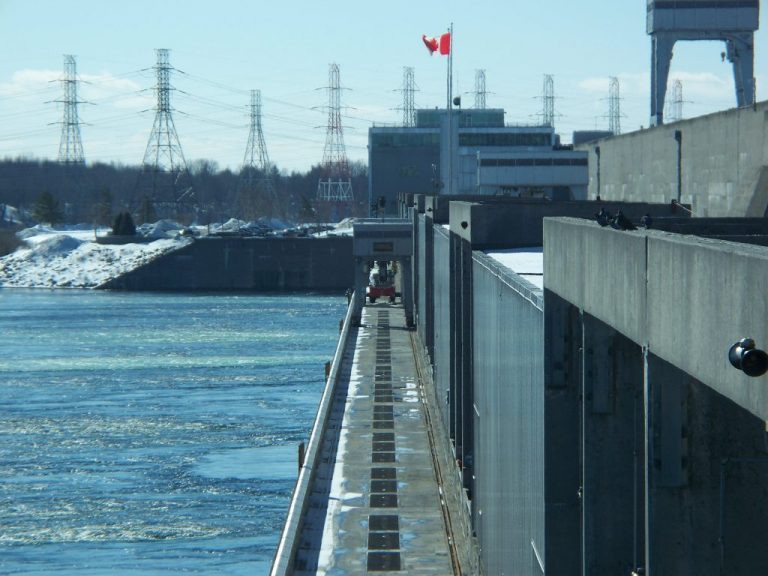ST. LAWRENCE RIVER – IROQUOIS DAM GATES LOWERED
