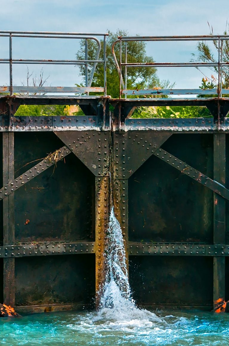 ST. LAWRENCE RIVER – RECREATIONAL GATES AT IROQUOIS DAM REMAIN LOWERED