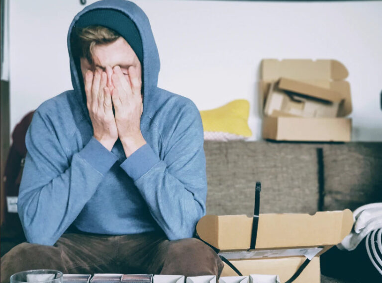 4 Habits That Need To End If You Want to Sleep Well at Night