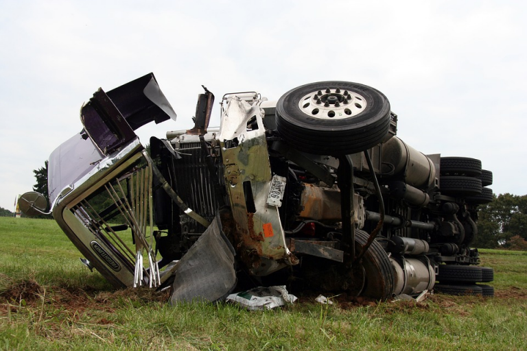 Did You Get Into A Truck Accident Recently? Here’s What To Do Next