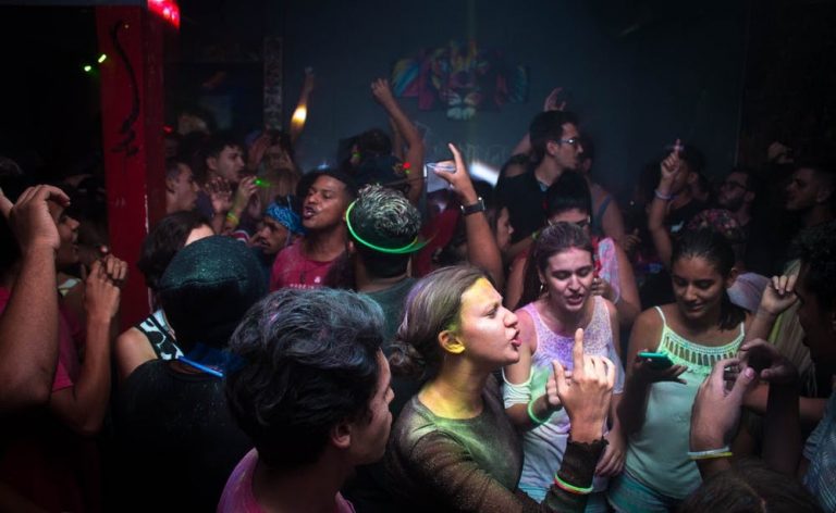 Having Trouble Picking The Right Music For Your Party? Here Are Some Tips