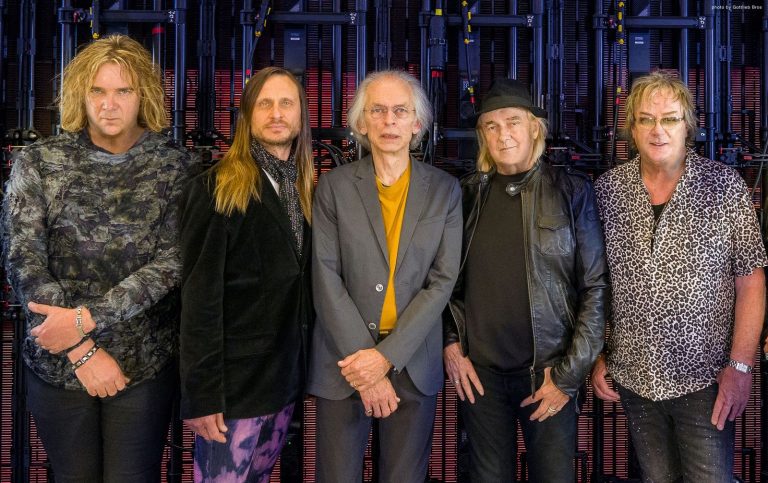 Interview with YES drummer Alan White – New album The Quest