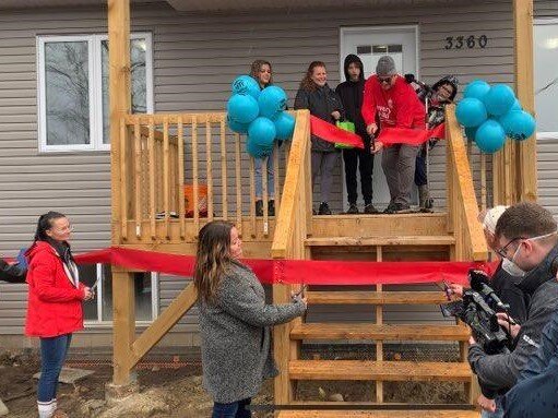 Habitat for Humanity Cornwall hands keys to Leaf-Saucier Family