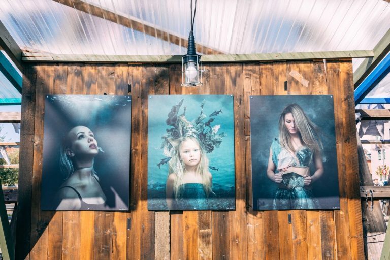 How do I choose complementary wall art?