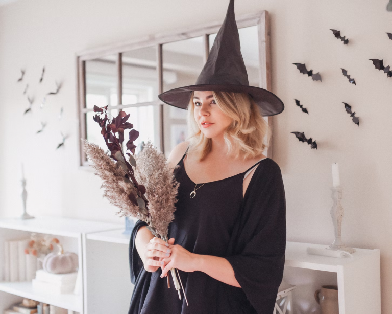 6 Things You Need In Order To Make A Halloween Costume