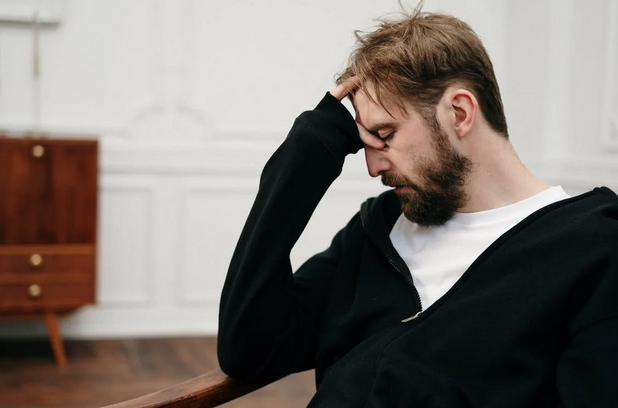 8 Reasons People Start (Ab)Using Drugs