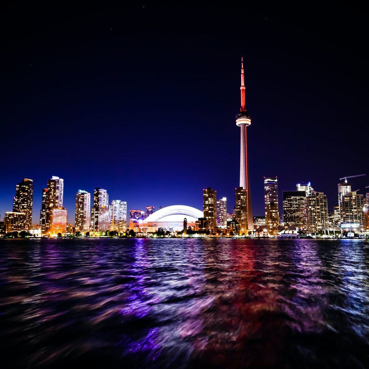 cn tower in toronto canada at night