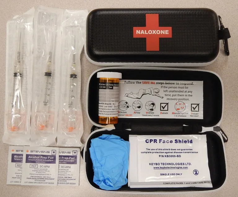 Ontario Providing Free Naloxone Kits in Workplaces