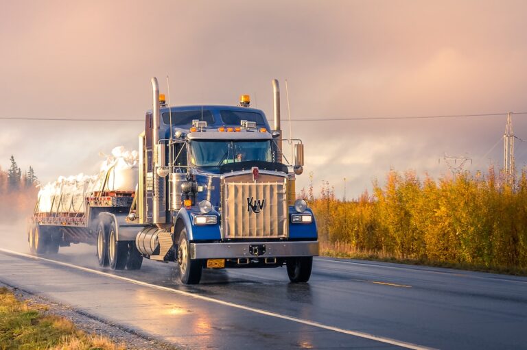 Essential Tips for Selling Your Semi-Truck Quickly and Easily