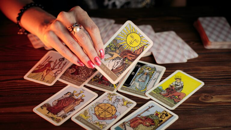 Understanding Channeling Psychics Who Use Tarot Cards