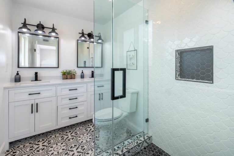 Bathroom Bliss: 6 Expert Tips for a Luxurious Renovation