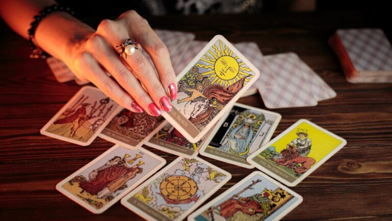 6 Tips on Using Psychic Readings to Learn About Yourself