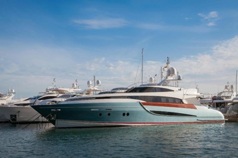 Yachting in Style: Luxury Yachts for Rent in the UAE and How to Choose Them