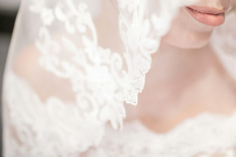 Lace Wedding Veil Styles: Which One Is Right For You?