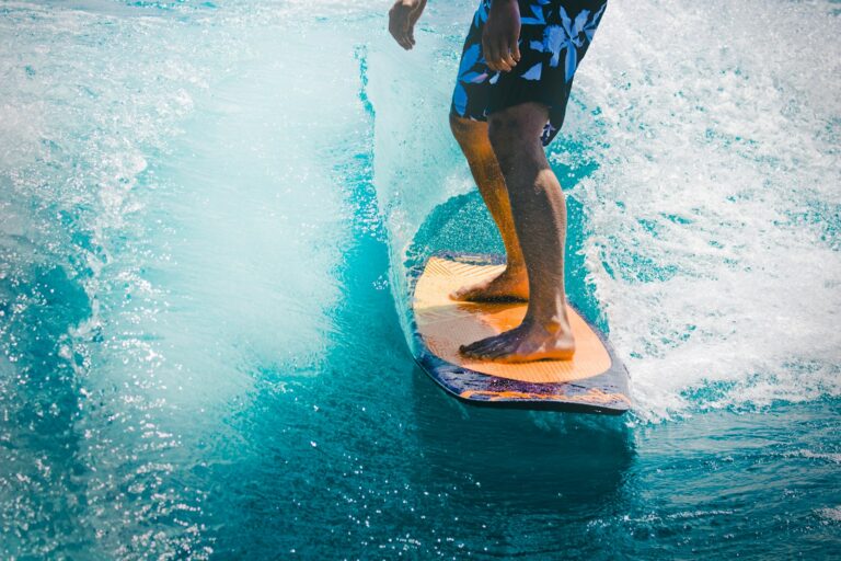 How to Choose a Surfboard That Lasts Through the Seasons?
