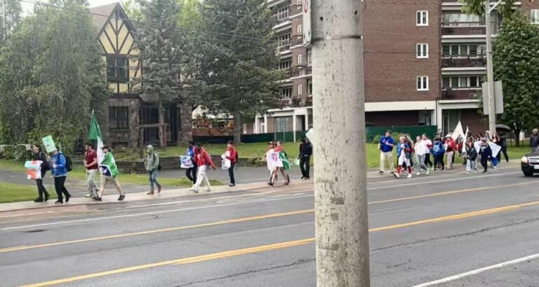 Students at La Citadelle Lead Peaceful Protest Demanding a Fair School for Cornwall’s Francophone Community