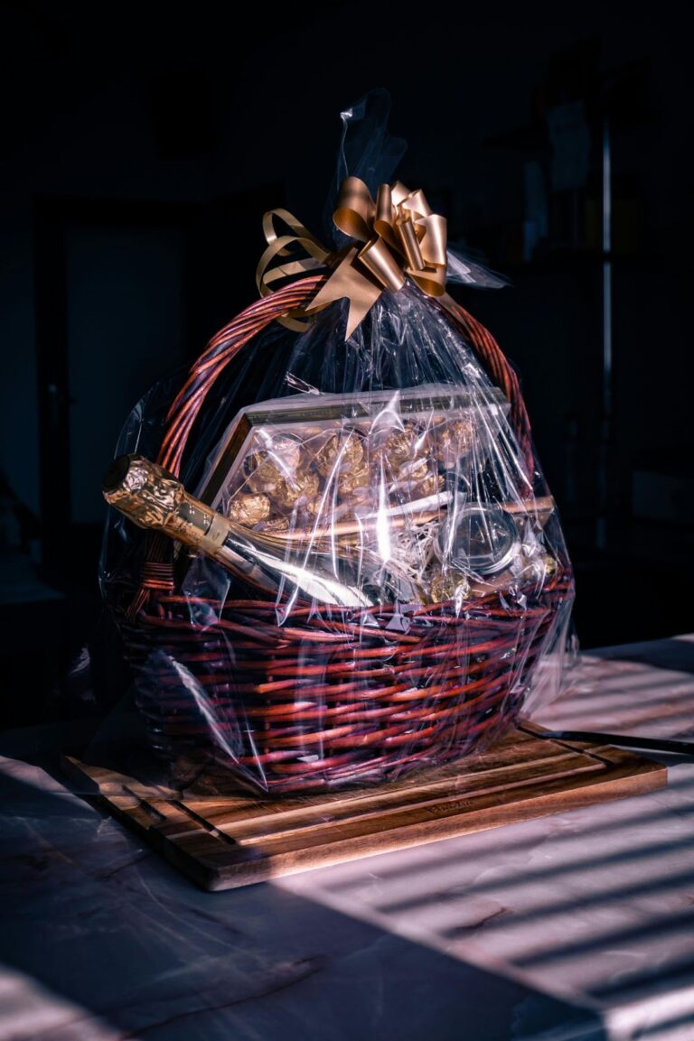 What Makes a Gourmet Gift Basket Stand Out From a Typical Food Hamper